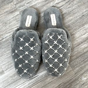 🌺 Antonio Melani shoes - gray bedroom slippers faux fur
